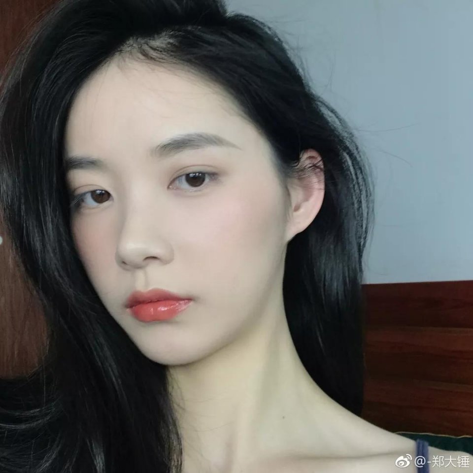 快买了这只口红来人间水蜜桃学院报道！