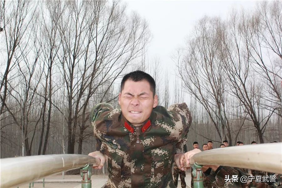 虎斑特战军大衣,虎斑特战服武警都可以穿吗