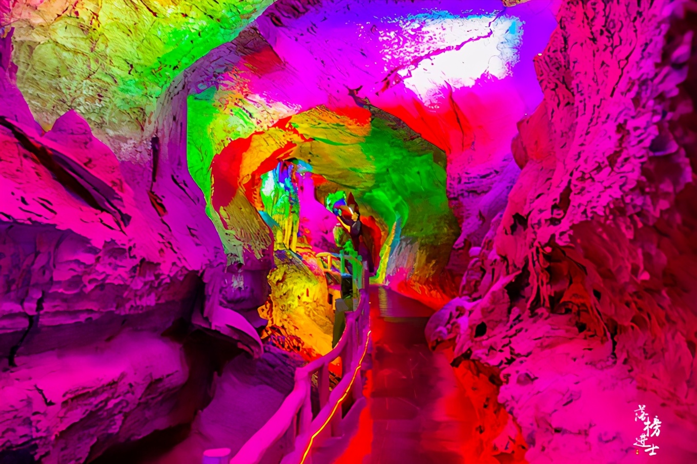 山东沂水地下大峡谷是怎么形成的,沂水地下大峡谷几个景区