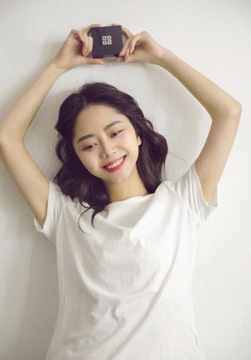 圆脸型与发型搭配女生,圆脸女生怎么通过发型来提升颜值