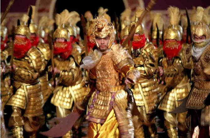 满城尽带黄金甲值得看吗,满城尽带黄金甲的深度解析