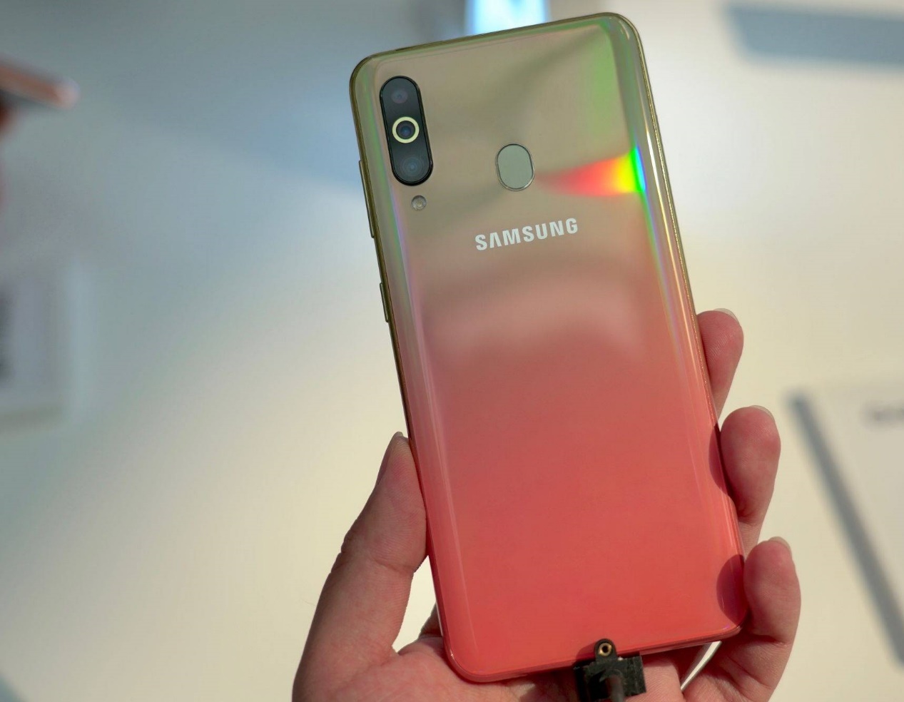 三星a60的价格与性能,三星a60售价降了多少钱