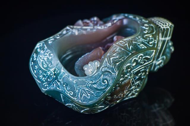 一块纯天然玛瑙石,一块玛瑙做的玉