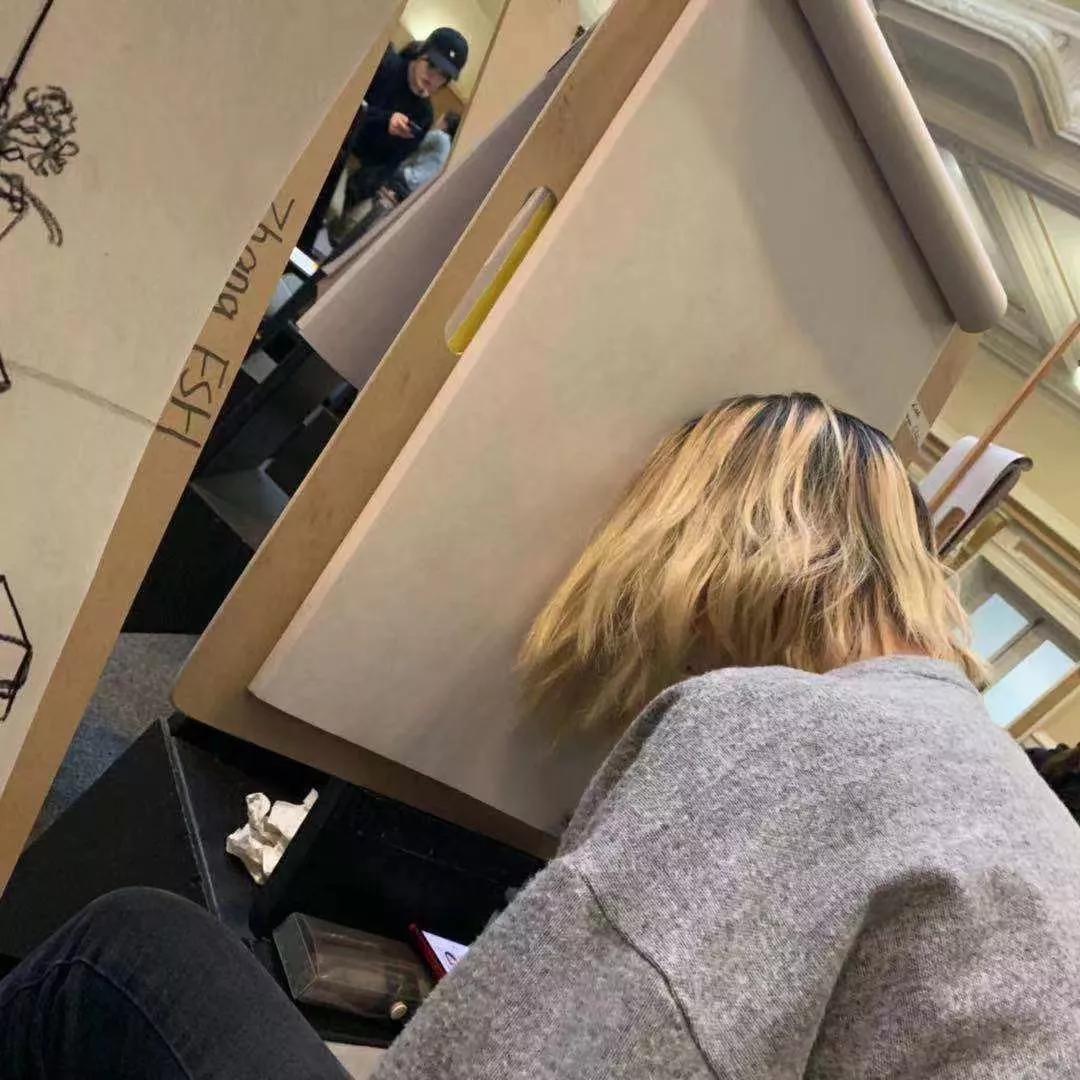 只要上班够土下班就没人认出,只要上班够土下班就认不出来