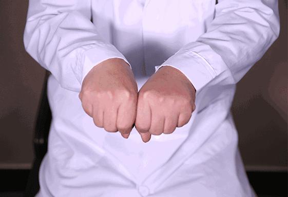 十指抓伸：对便秘，预防中风，手脚冰凉很有效（小动作大作用）