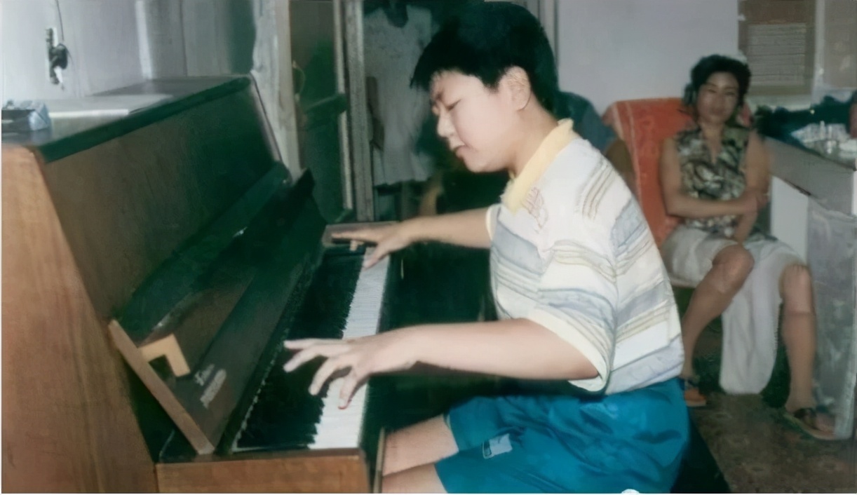 郎朗的教育经历,郎朗成就到底怎么样