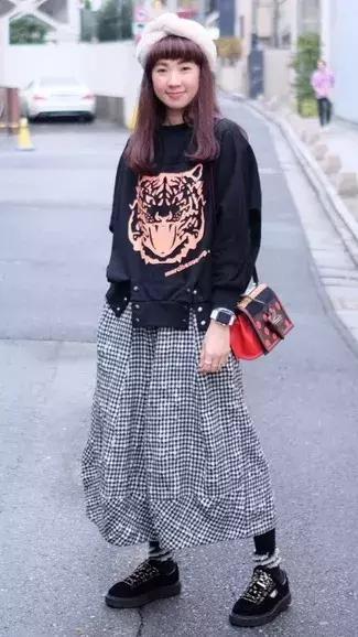 放假穿得这么土，难怪没有人约你！