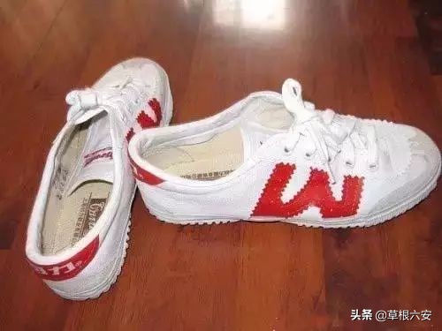 泪目的照片图片,泪目老人图片