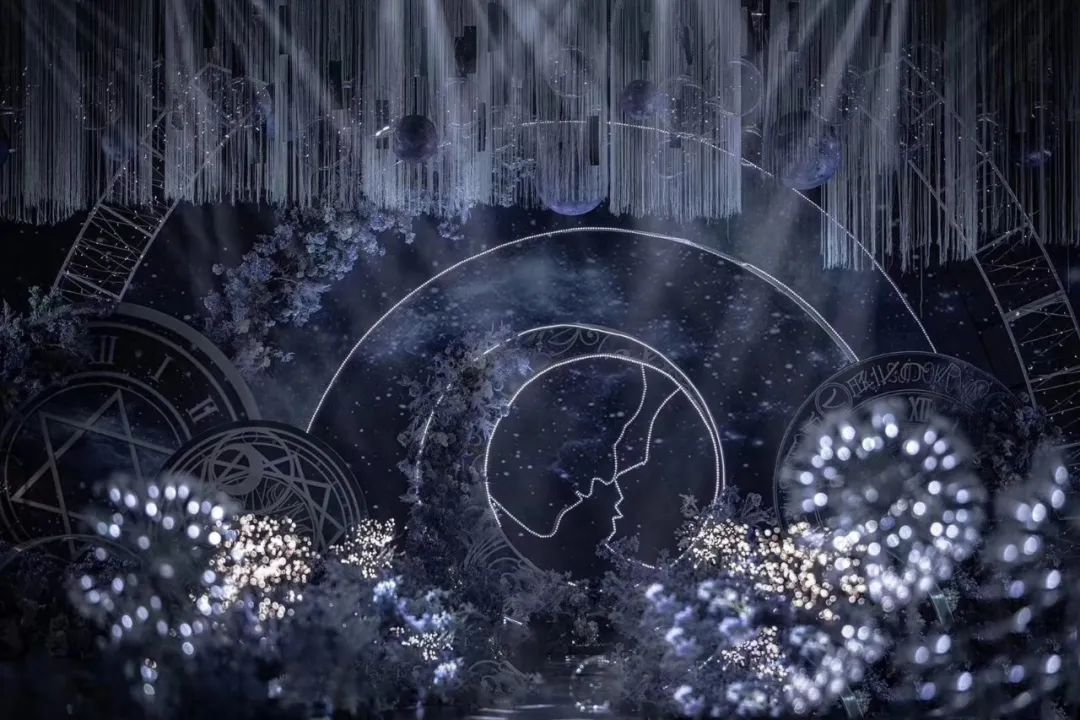 这场静谧梦幻的蓝色星空婚礼,一场神秘浪漫的星空婚礼