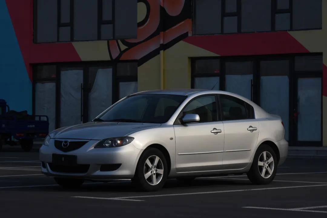 大学生三万推荐买什么车,女生买马自达3适合吗
