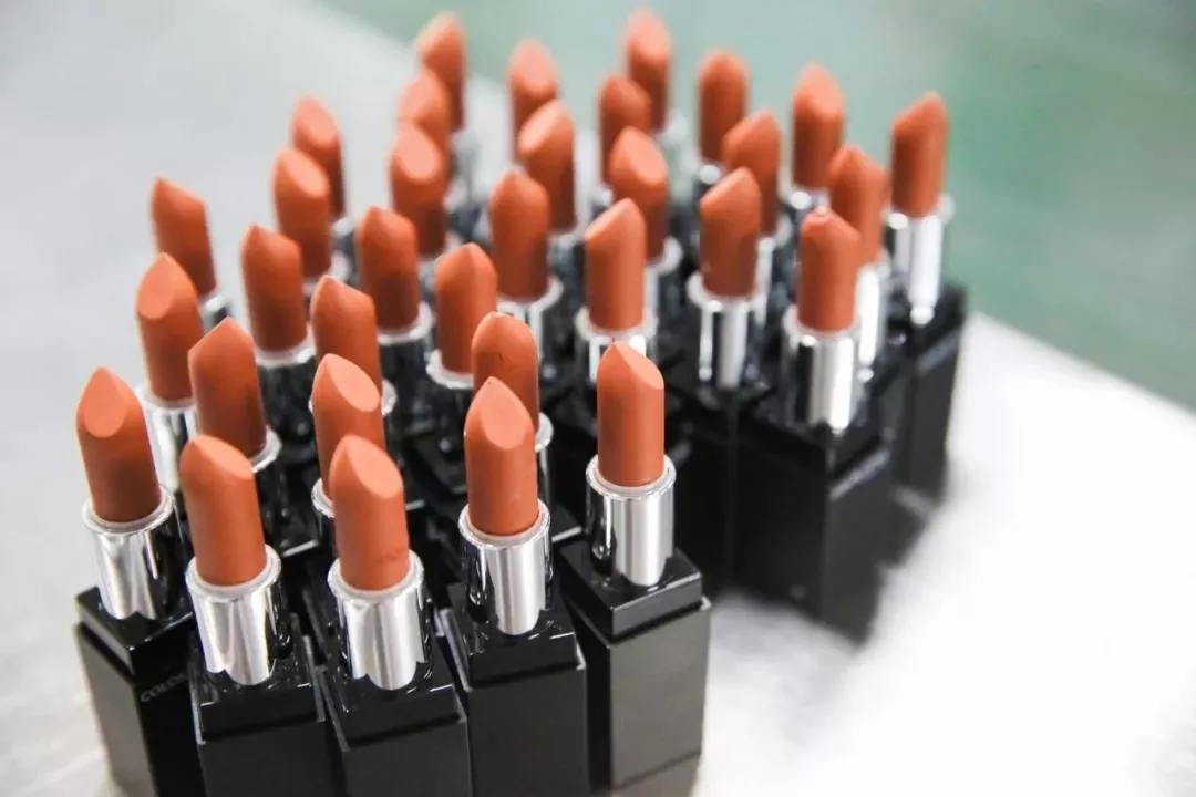 眼线笔5块9，口红4块9……现在外贸工厂的路子都这么野吗？