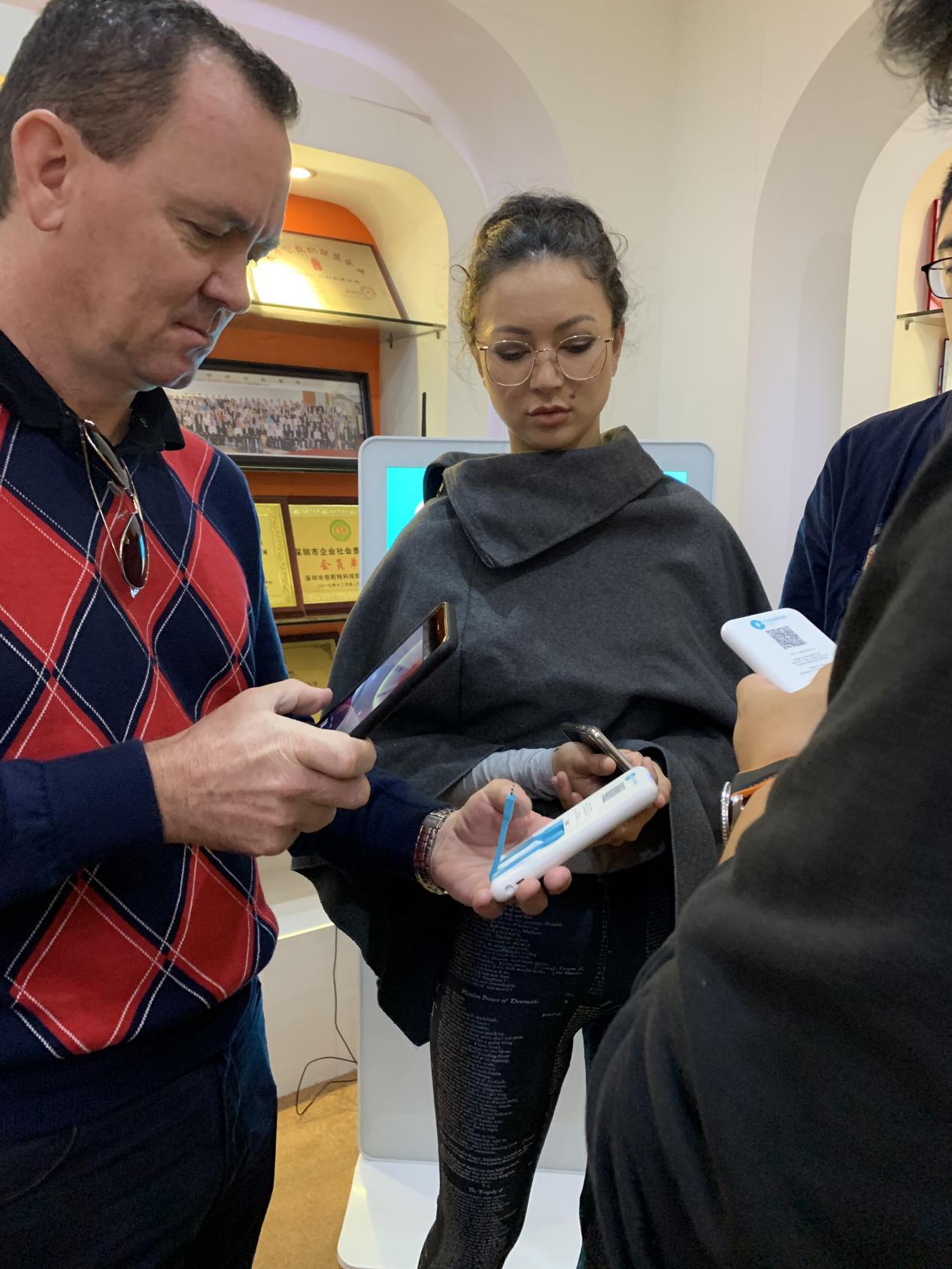 GOBANK联手倍斯特打造全球智能共享充电宝