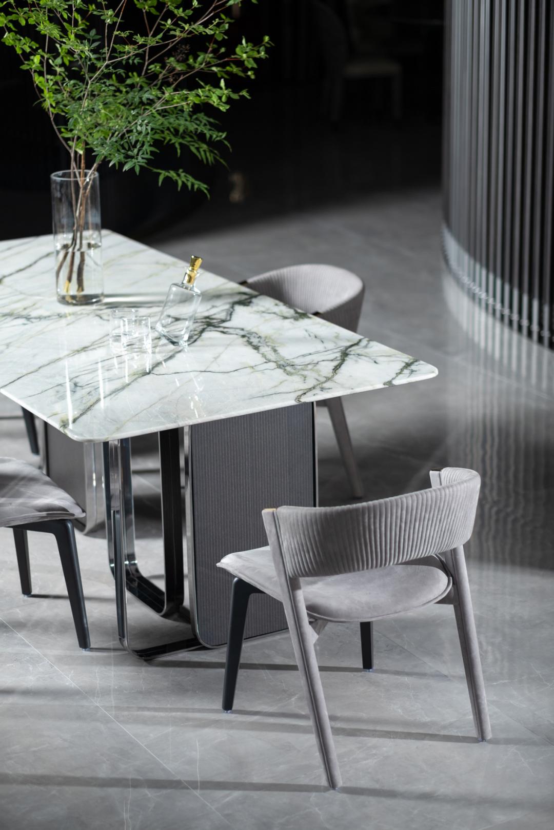 倒计时开启丨轻奢风吹的是什么风？富鑫家居有新解读