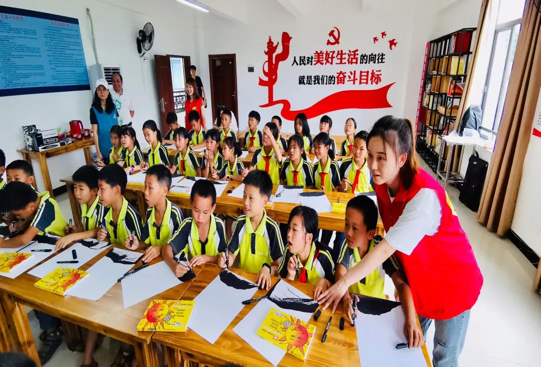 东莞特色绘画作品图片,送教下乡绘画