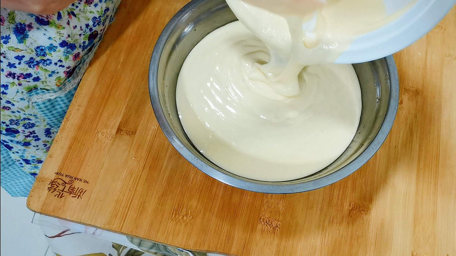 简单又好做不用微波炉的蛋糕,烤箱蛋糕的家常做法不需要打蛋器