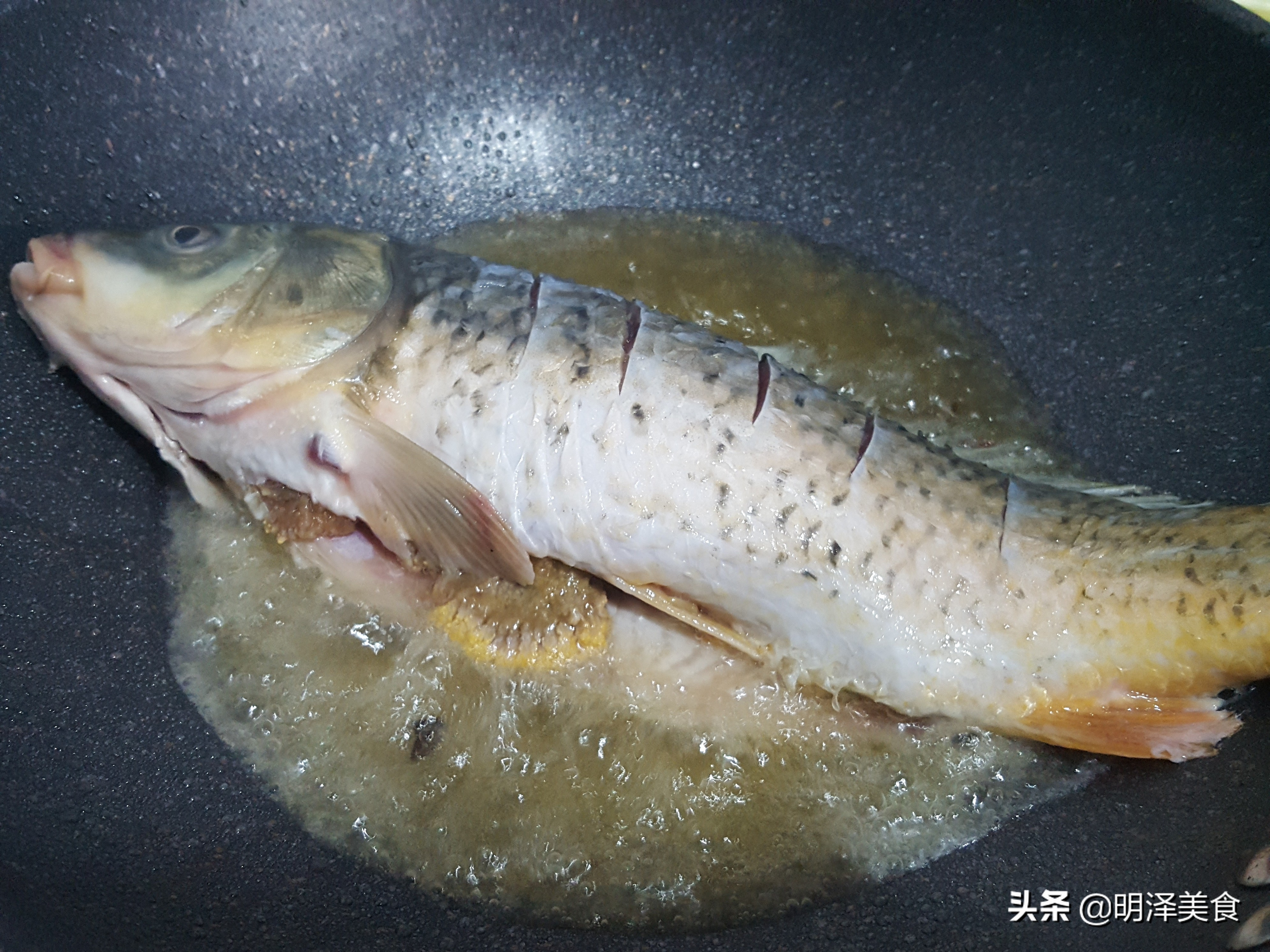 两条鲤鱼多少钱,鲤鱼炖鱼最正宗的做法