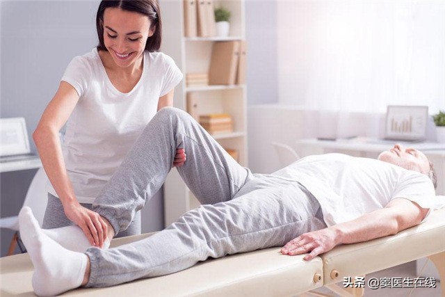 后背肩胛骨一直疼是什么原因,肩胛骨缝痛后背发凉僵硬