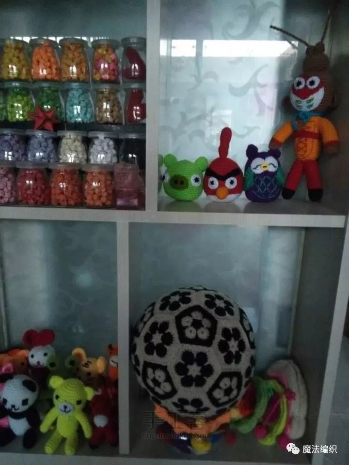 毛线编织足球的教程,宝宝足球鞋编织教程