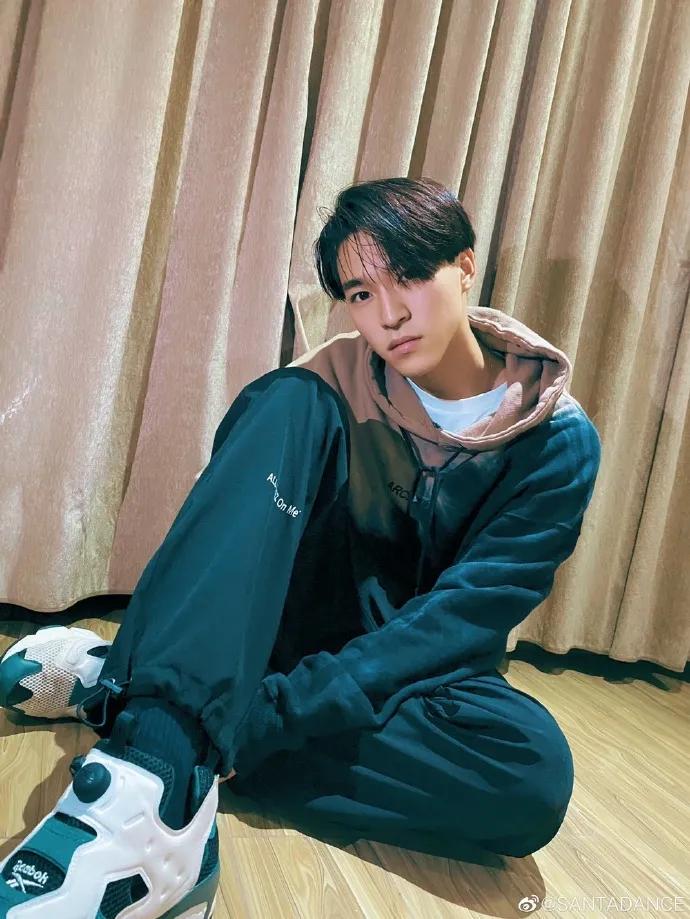 黄子韬王一博101创造营,创四选手撞脸王源