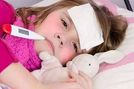 孩子脸红是不是肺热,宝宝脸红发烫是发烧的前兆吗