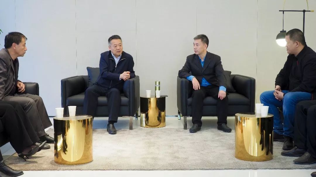 鏂扮枂绮补闆嗗洟寮犱紵,鏂扮伯闆嗗洟寮犱紵鐜扮姸