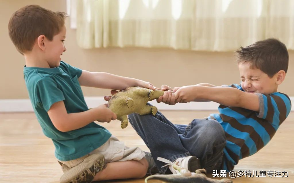 孩子占有欲太强怎么引导,小孩两岁特别有占有欲怎么引导