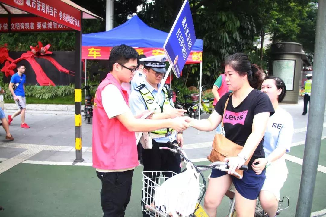 交警查扣的怪异电瓶车,交警查扣的怪异电动车