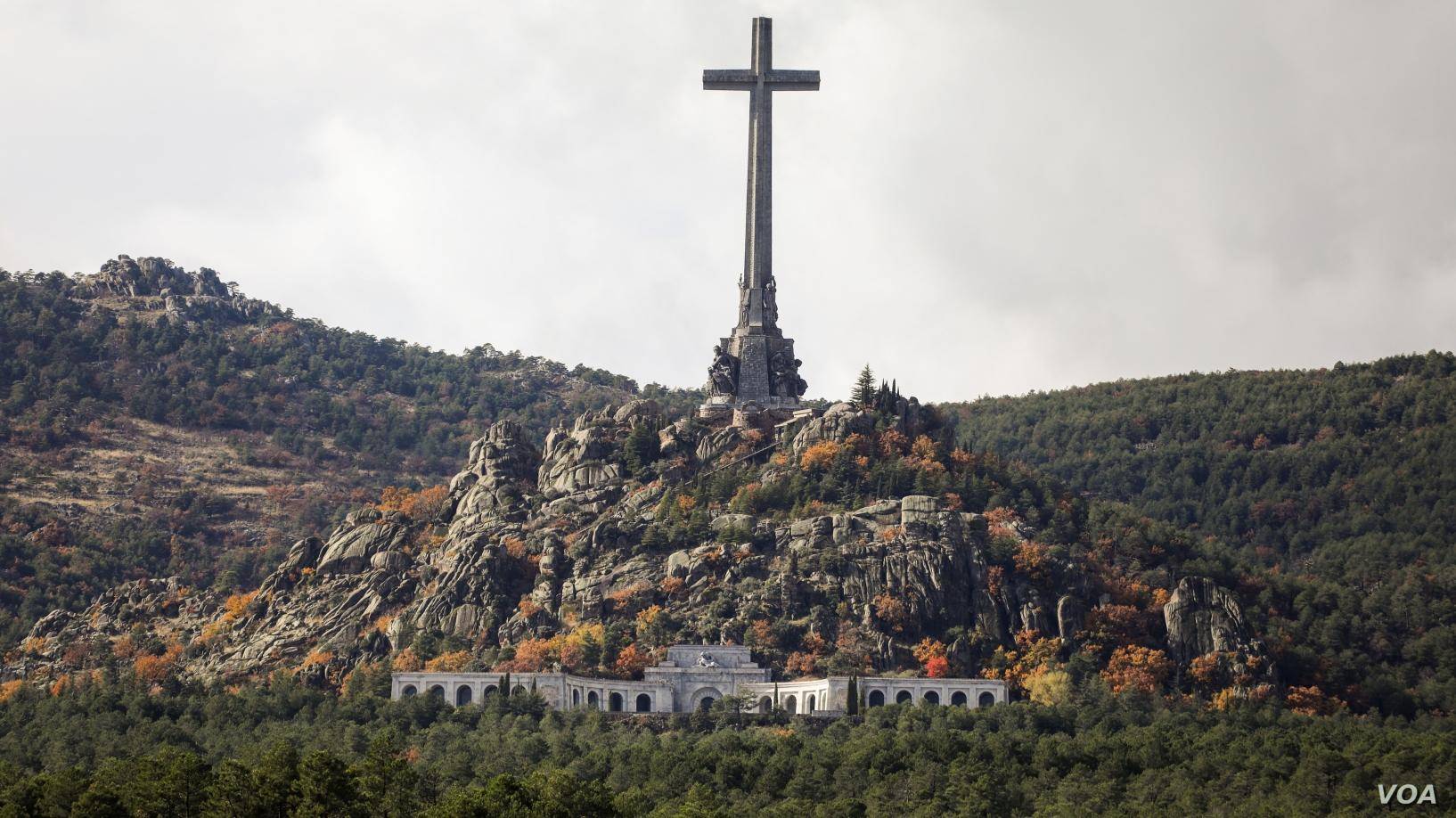 西班牙法西斯遗体找到了吗,西班牙牺牲军人葬礼