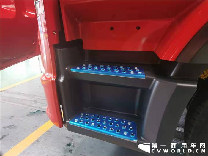 三一重卡牵引车军亮版有导流罩吗,三一重卡军亮版功能介绍