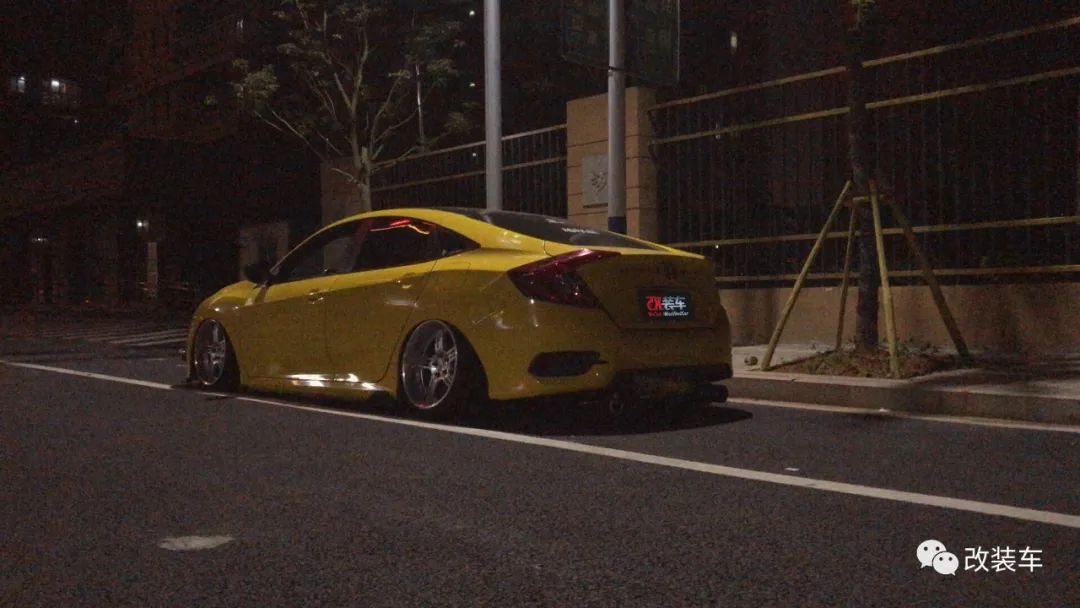 第10代思域亮点,战斗气息的10代思域