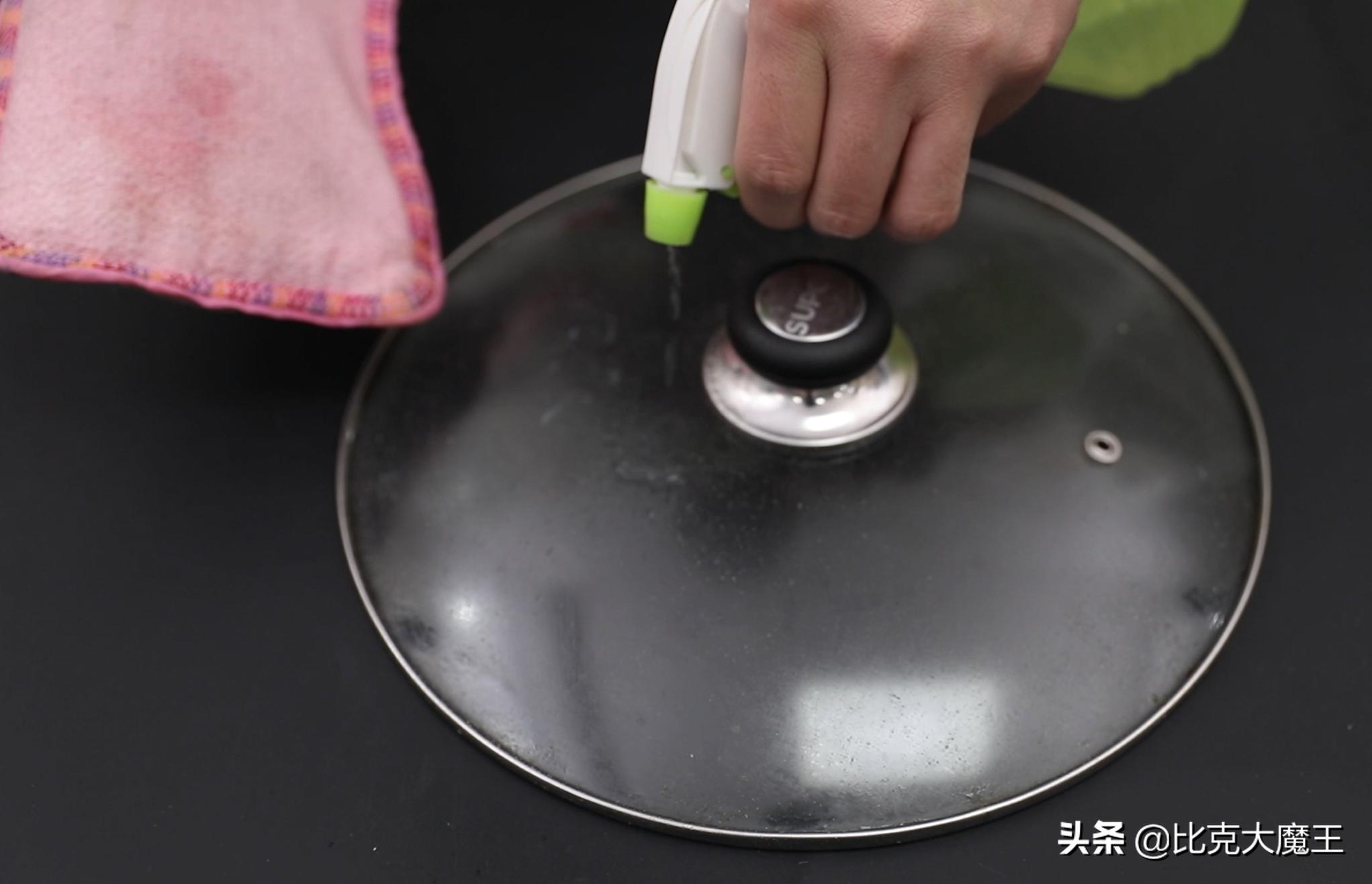 不管家里有钱没钱，厨房里放一个搓澡巾，厉害又好用，回家试一试