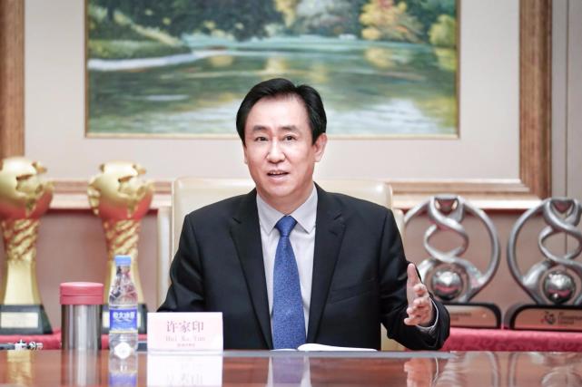 为这瓶水他砸下60亿，豪言一年要赚3百亿，结果18亿打折卖掉