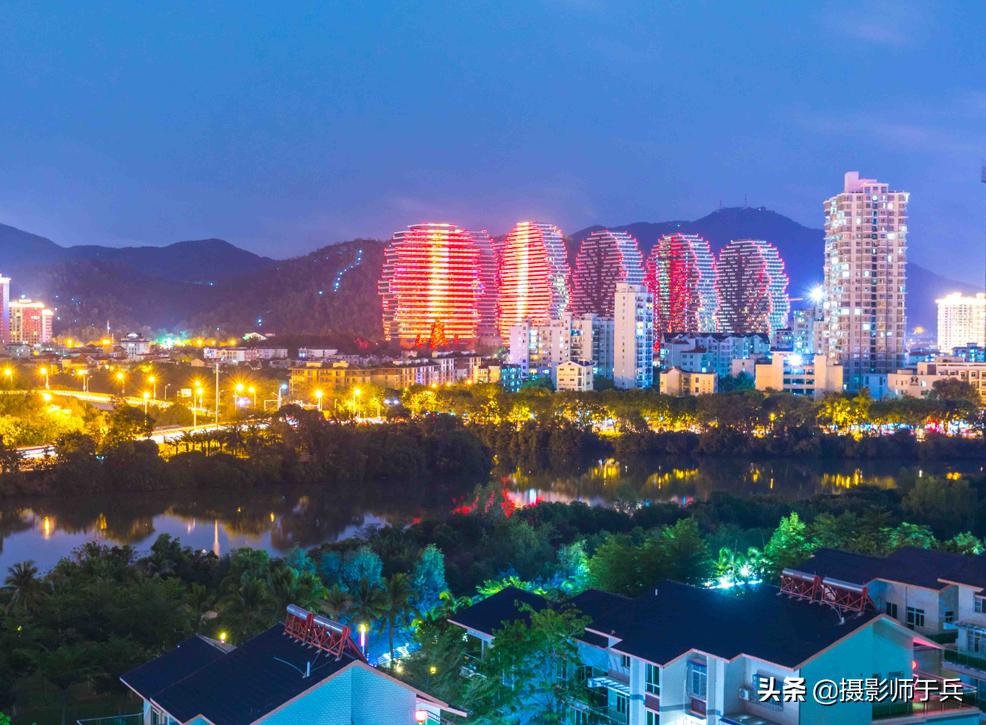 上海大树造型的著名建筑,世界第一大独栋建筑