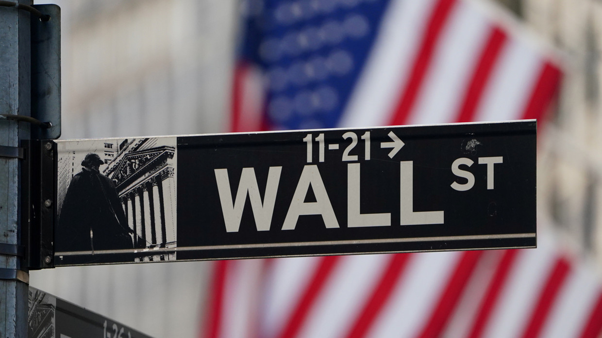 蒙古国卡车到中国排队拉货,蒙古国倒爷