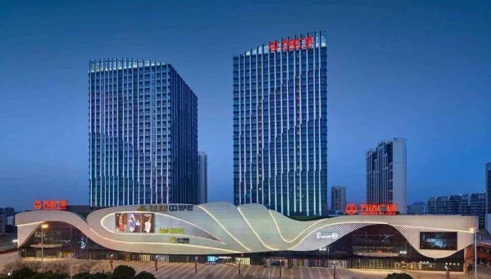 万达轻资产模式的转变过程,轻资产模式对万达起什么作用