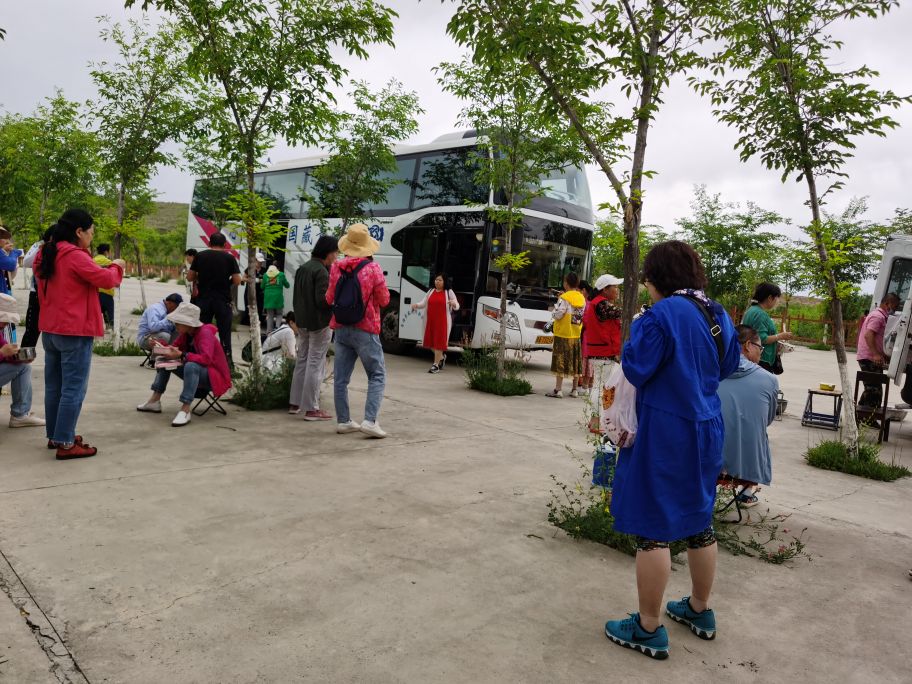 坐公共交通工具游新疆北疆攻略,从新疆坐大巴去俄罗斯