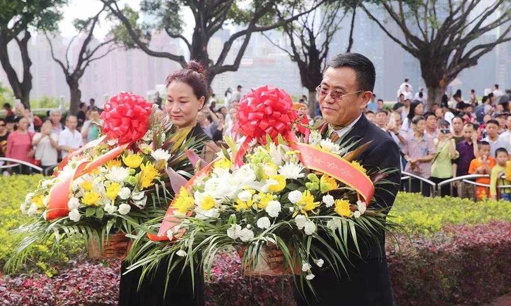 巨邦清明献花丨人间四月无心芳菲，上山看总设计师改革大步豪迈