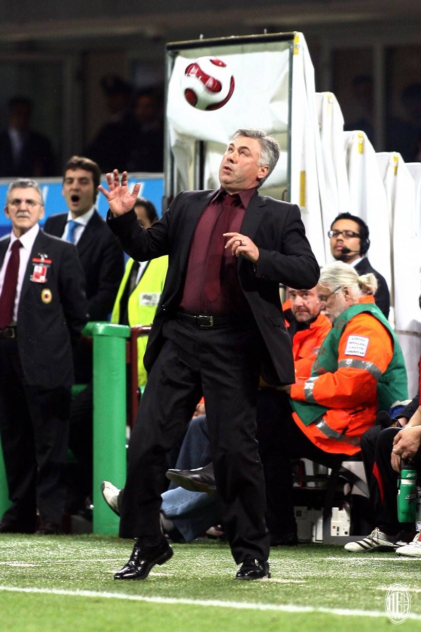 八年的美好,镌刻下永远的红黑色彩