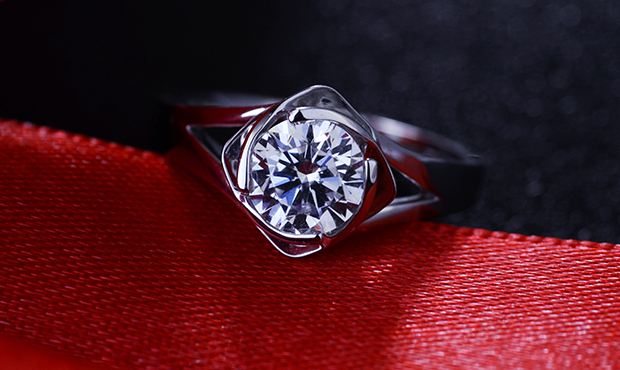 铂金钻石戒指怎么选购,铂金戒指最好的是什么材质