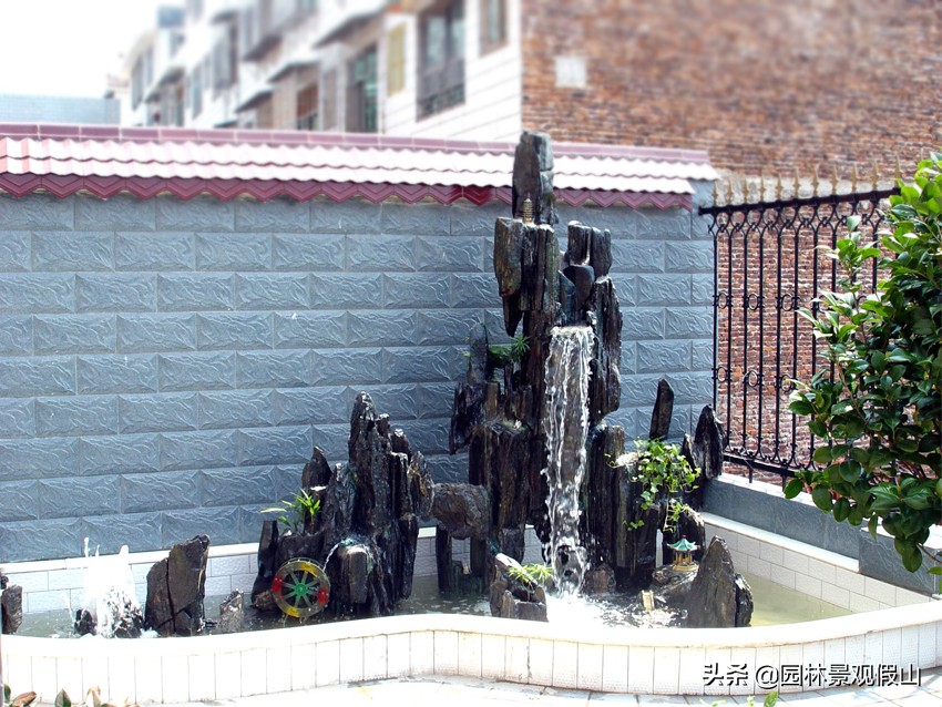 为何庭院中要建假山流水景观,庭院假山流水设计在什么地方好