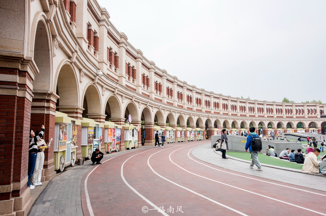 天津五大道，中国保存最为完整的洋楼建筑群，人称万国建筑博览苑