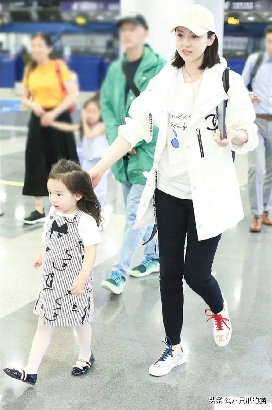 潮流穿搭鸳鸯鞋,鸳鸯鞋一黑一白穿搭