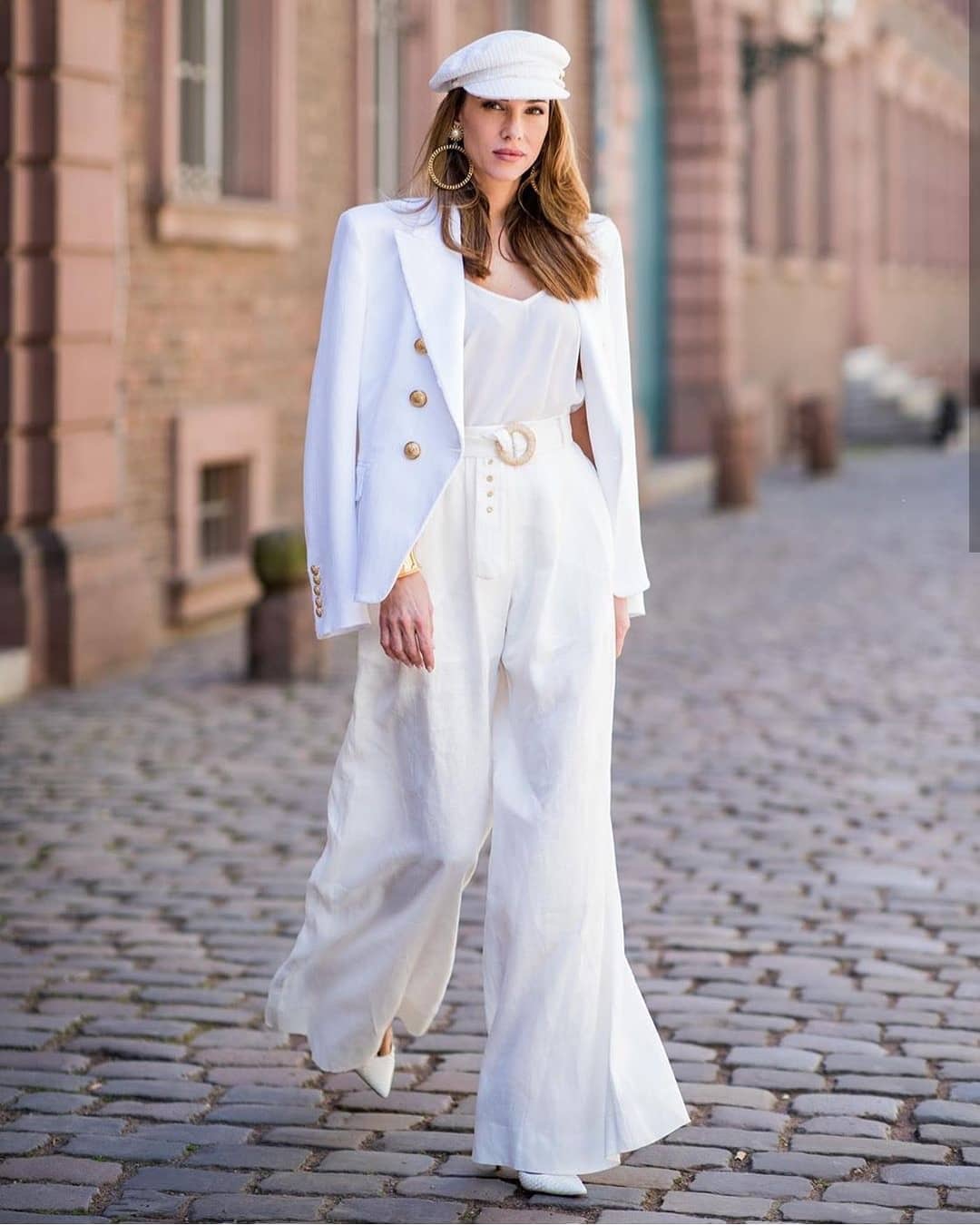 梨形腿短小个子穿什么样裤子显瘦,小个子穿什么收腿裤好看