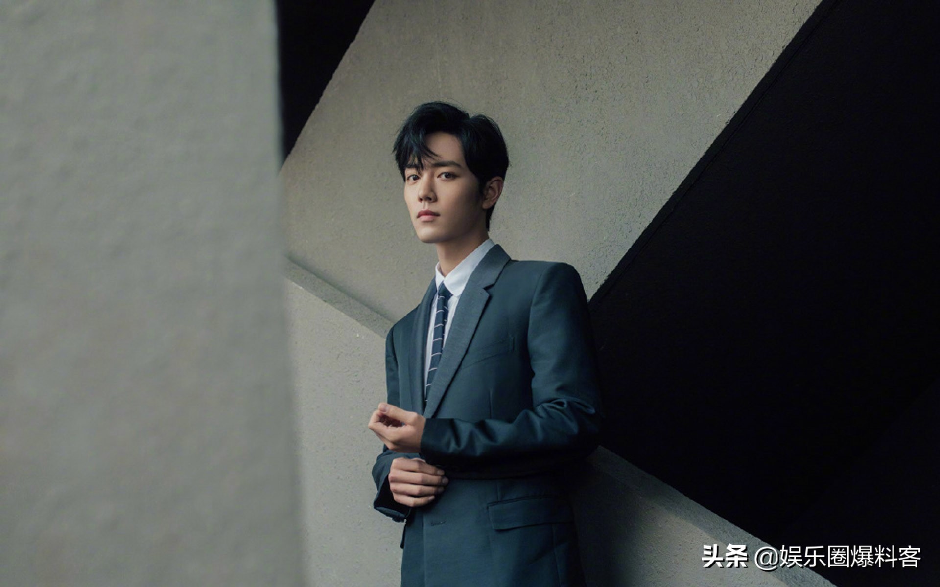 娱乐你问我答之:蔡徐坤凭实力奶全团?肖战低调复工了?