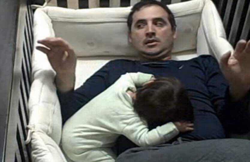 新生儿怎么裹毛巾睡觉,新生儿入睡办法