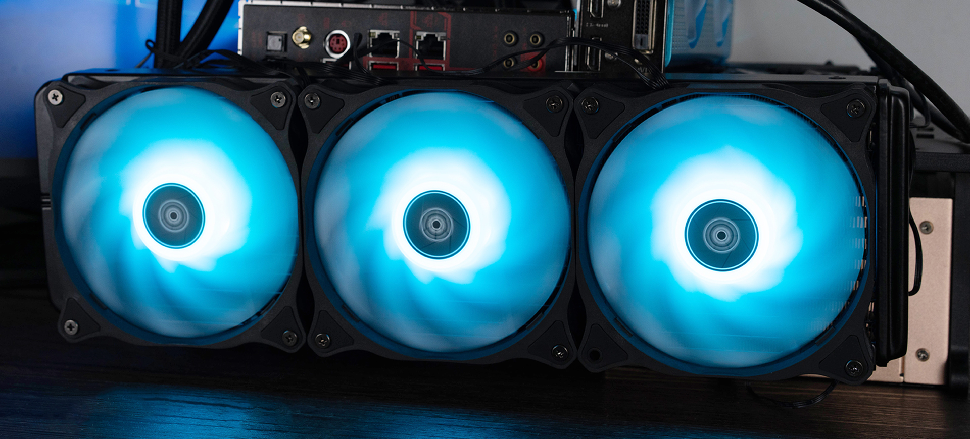 入手十二核旗舰就能爽了？你还缺一个强悍的360水冷