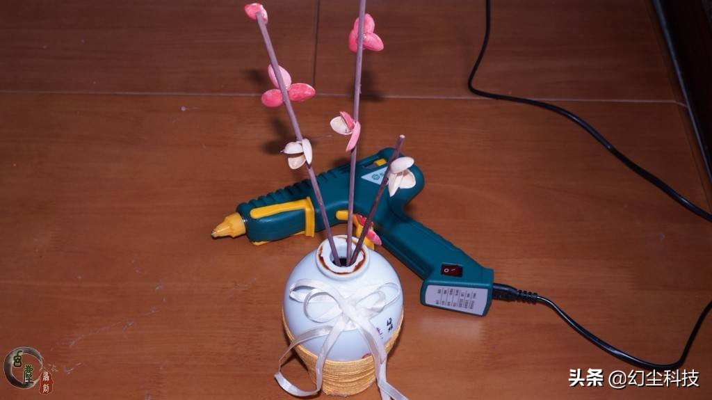 热熔枪儿童手工作业,轻松搞定儿童手工