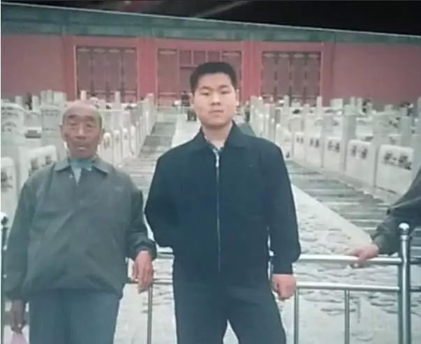 岳云鹏和郭德纲岁数差不多,哪一年岳云鹏14岁郭德纲26岁