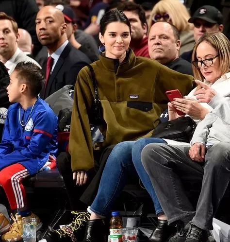 杨幂魏大勋真的是情侣吗,杨幂魏大勋情侣装现身同一小区