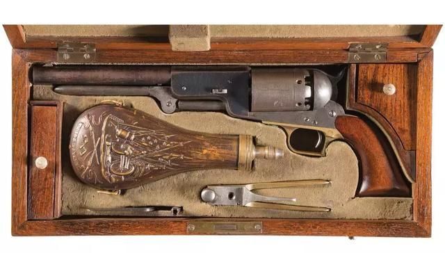 威力巨大特制的手枪,沃克型转轮式手枪